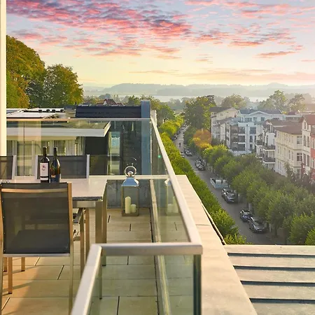 First Im First Sellin, Penthouse Paradies Am Apartman *